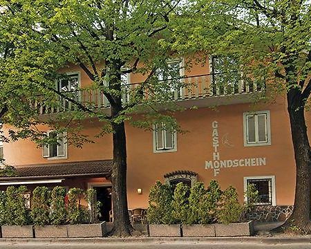 Hôtel Gasthof Mondschein à Merano Extérieur photo