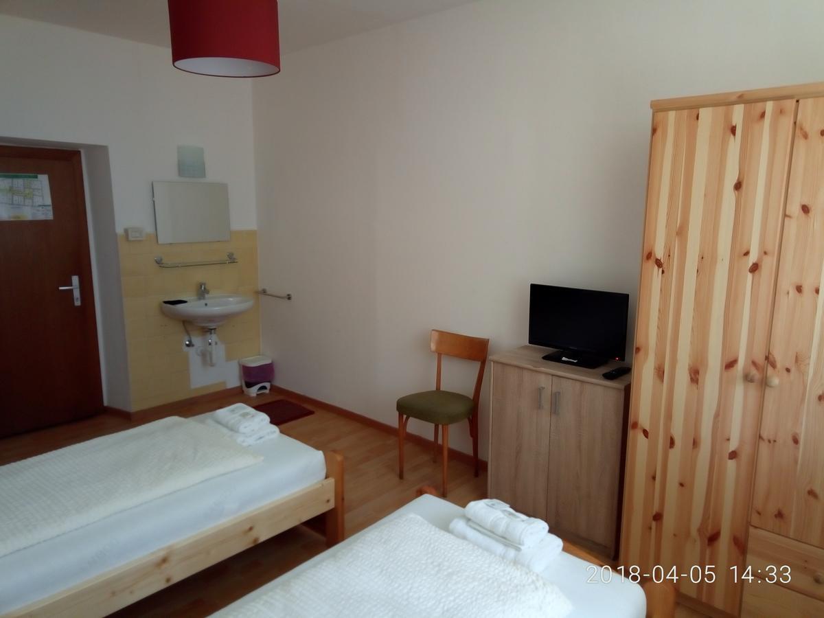 Hôtel Gasthof Mondschein à Merano Extérieur photo